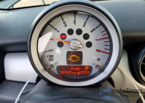 2010 Mini Cooper z USA, uszkodzony, nr VIN WMWMF3C5XATZ61422